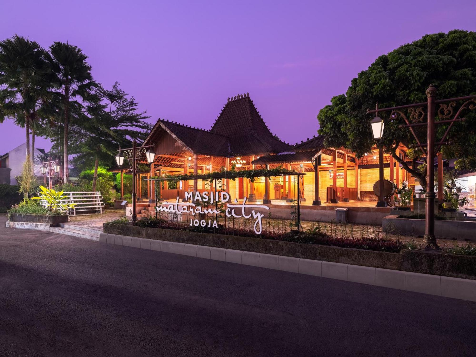 The Alana Yogyakarta Hotel And Convention Center Sleman  Eksteriør bilde